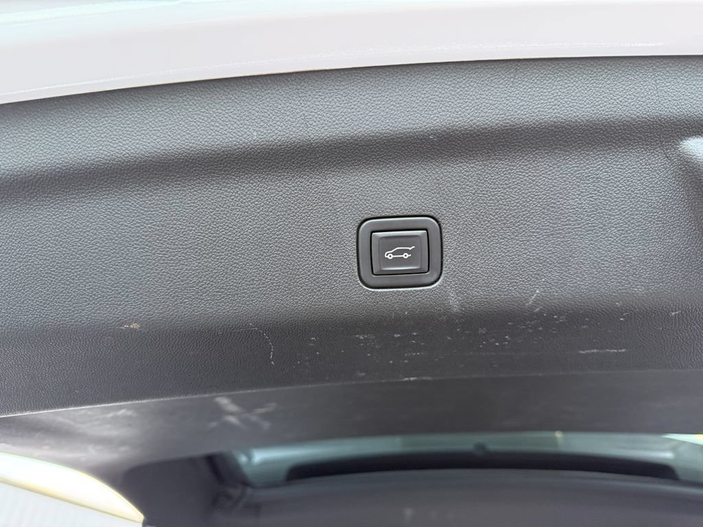 Used 2024 Chevrolet Suburban RST AWD/4WD image 11
