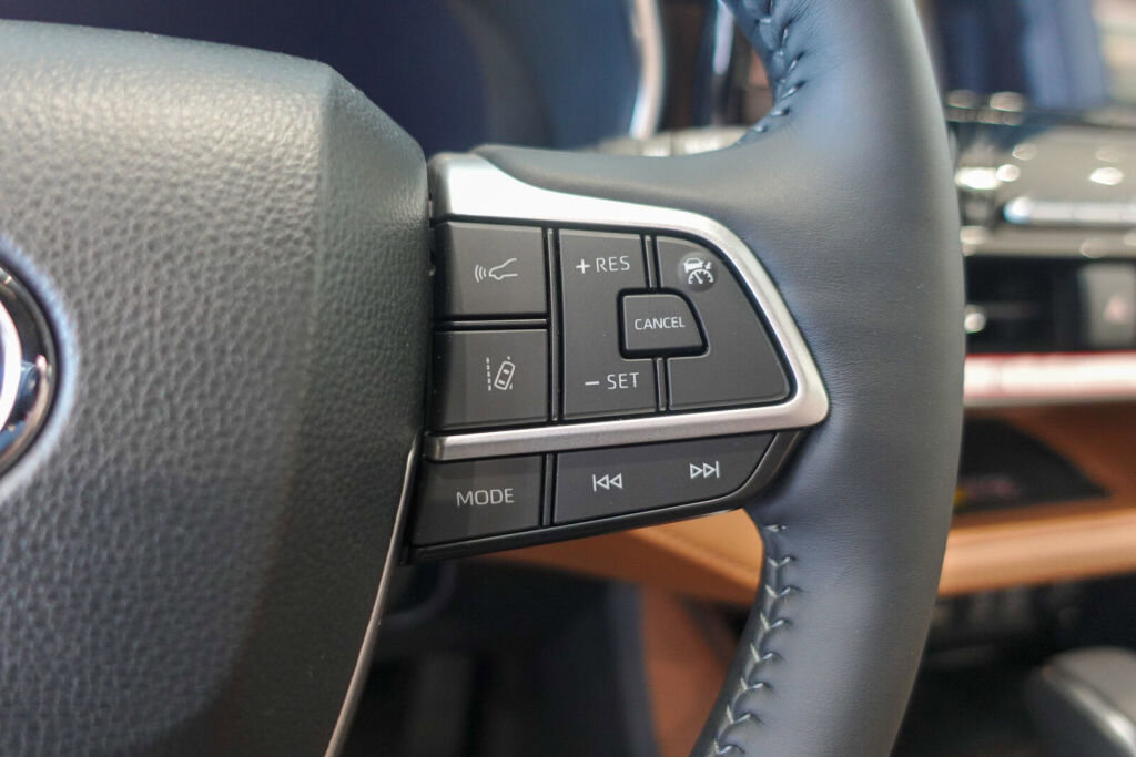 New 2026 Toyota Highlander Platinum image 19