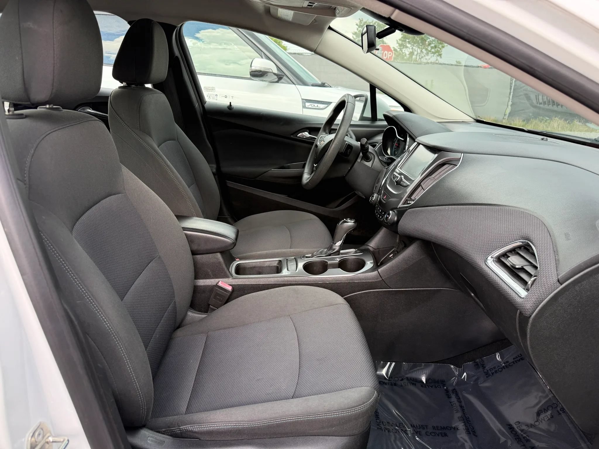 Used 2018 Chevrolet Cruze LT w/ Convenience Package FWD image 18