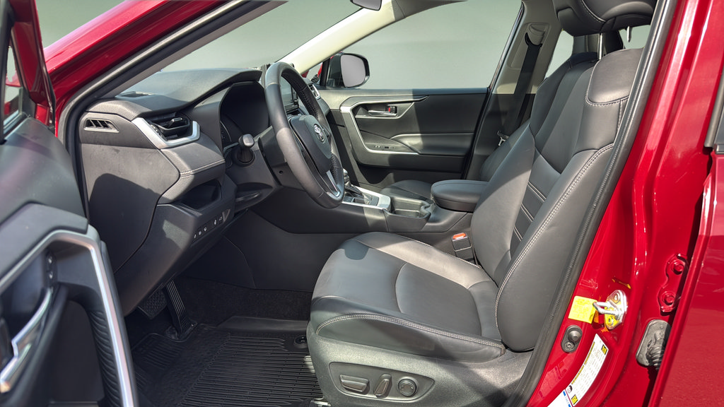 Used 2020 Toyota RAV4 XLE Premium AWD/4WD image 12