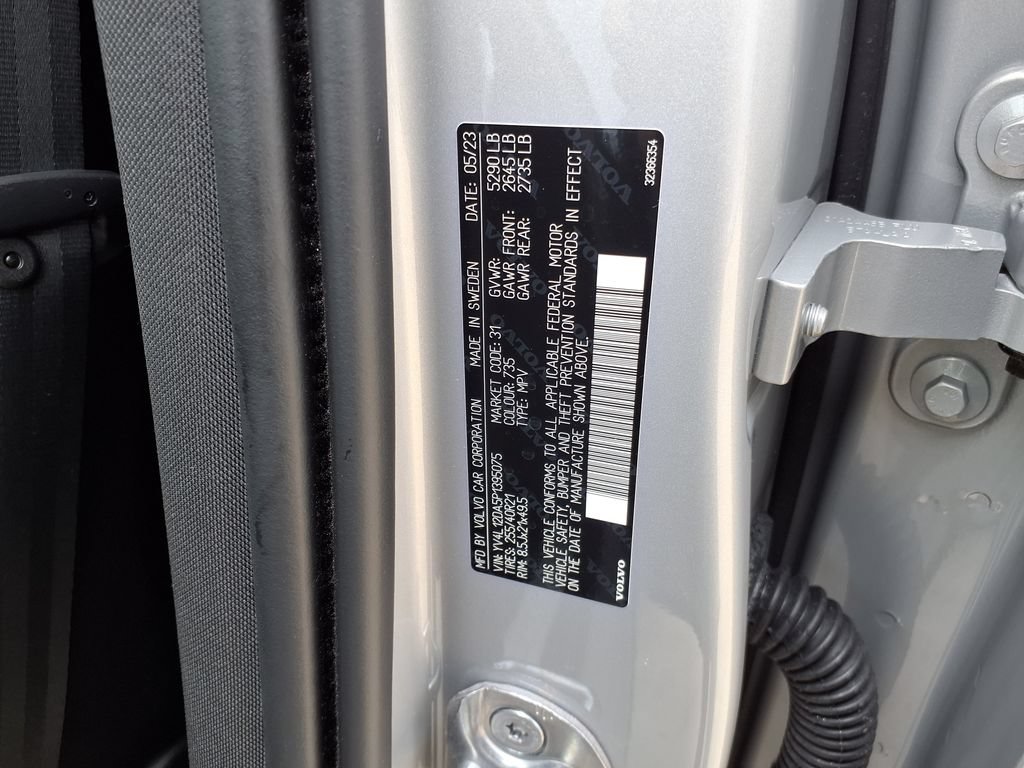 Certified 2023 Volvo XC60 B5 Ultimate w/ Protection Package Premier FWD image 34