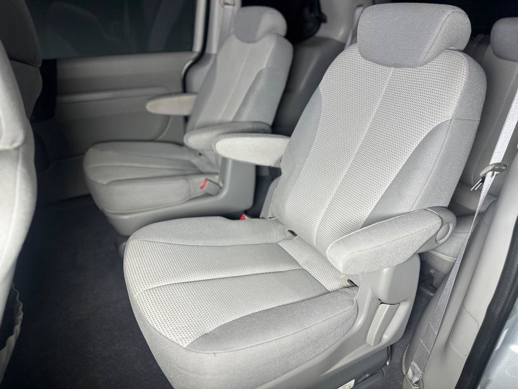 Used 2009 Kia Sedona FWD image 21