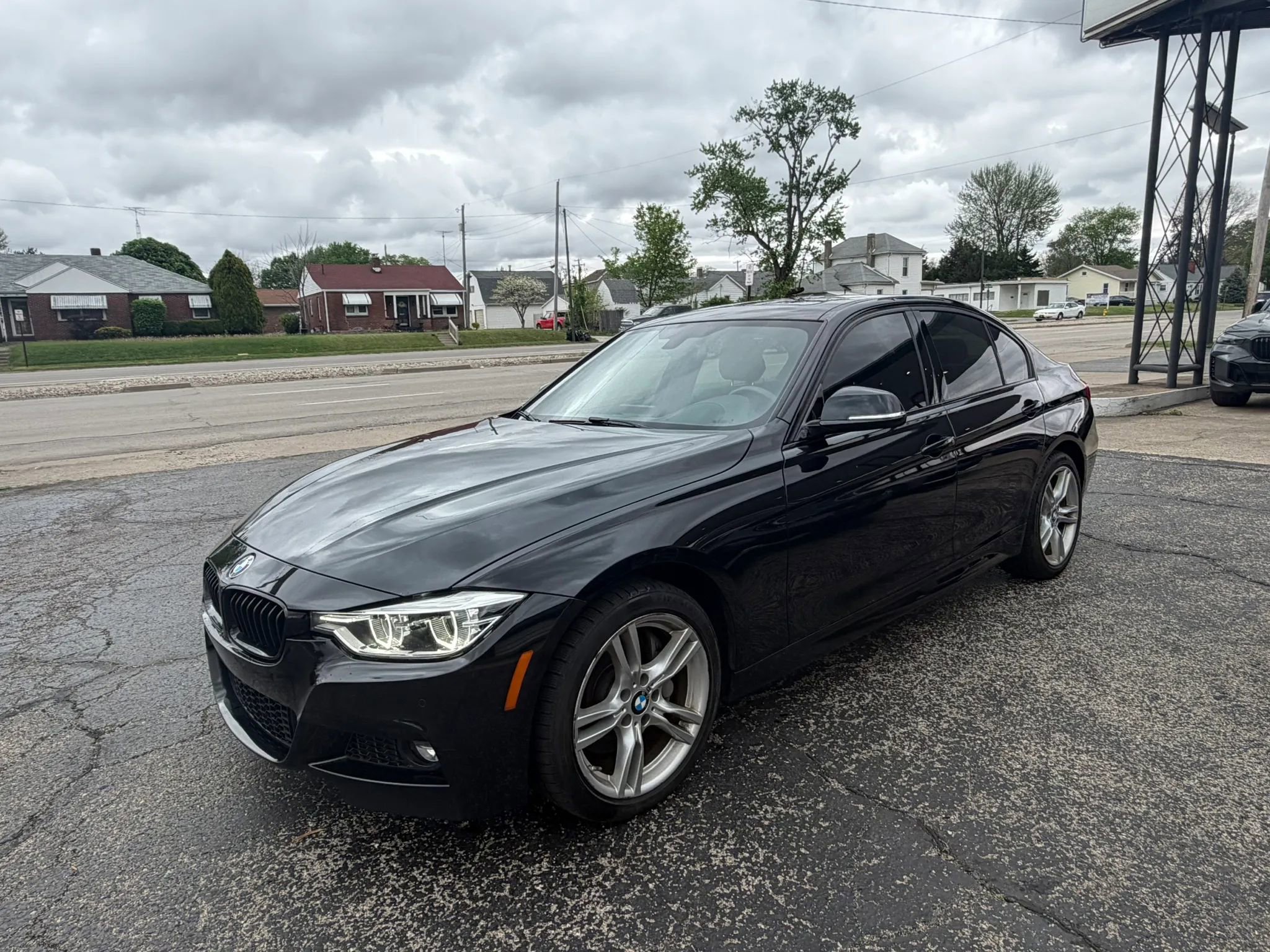 Used 2017 BMW 340i xDrive Sedan AWD/4WD image 4