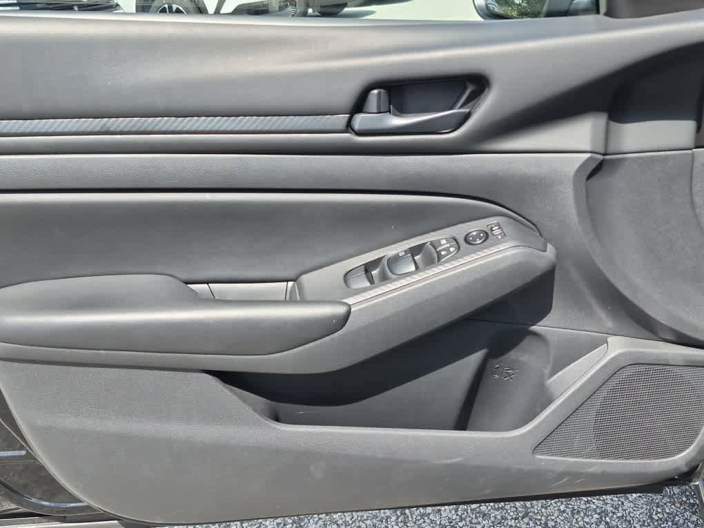 Used 2023 Nissan Altima 2.5 S FWD image 9