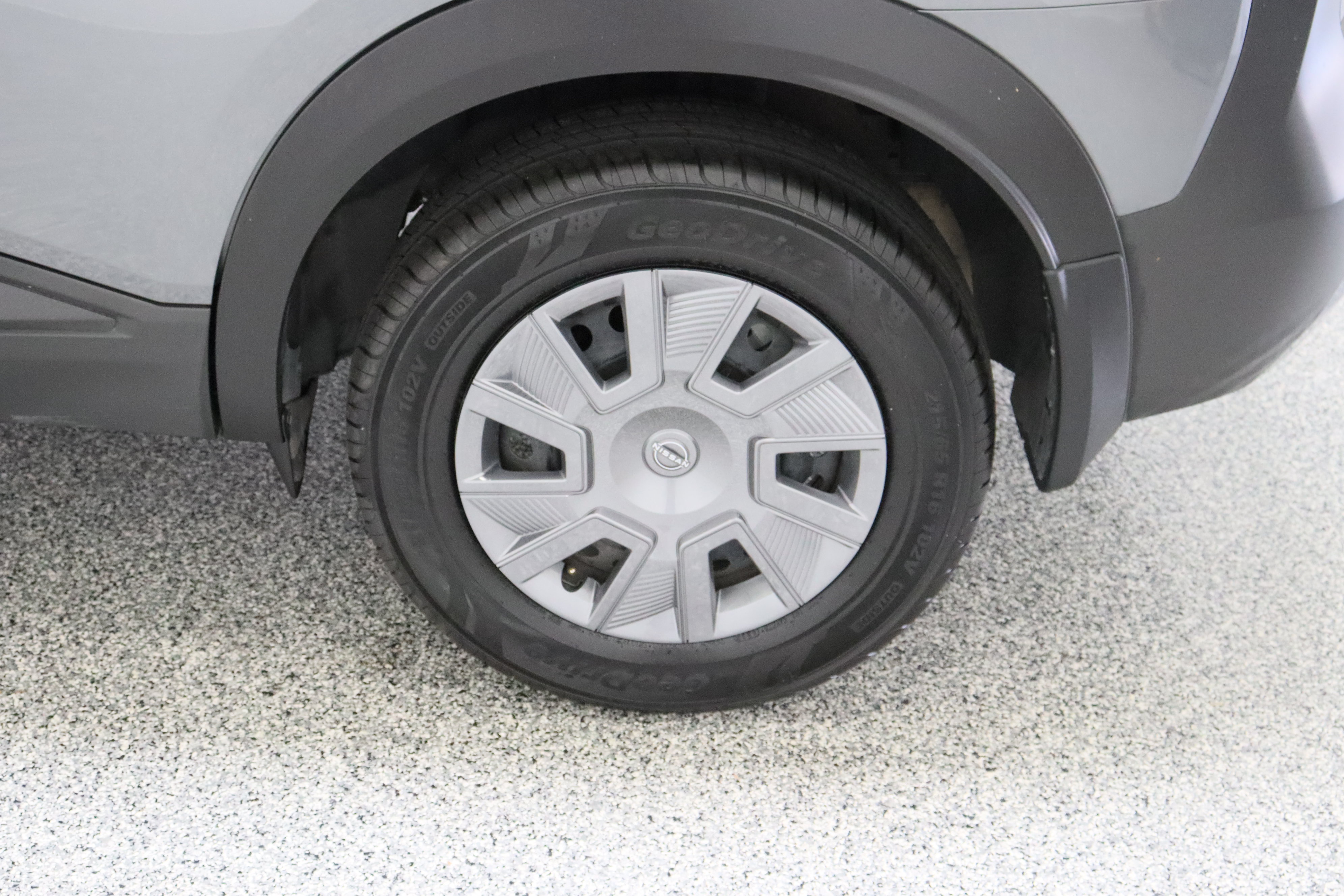 Used 2025 Nissan Kicks S FWD image 10