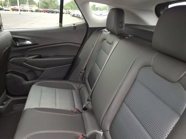 New 2026 Chevrolet Trax LT w/ Midnight Edition FWD image 13