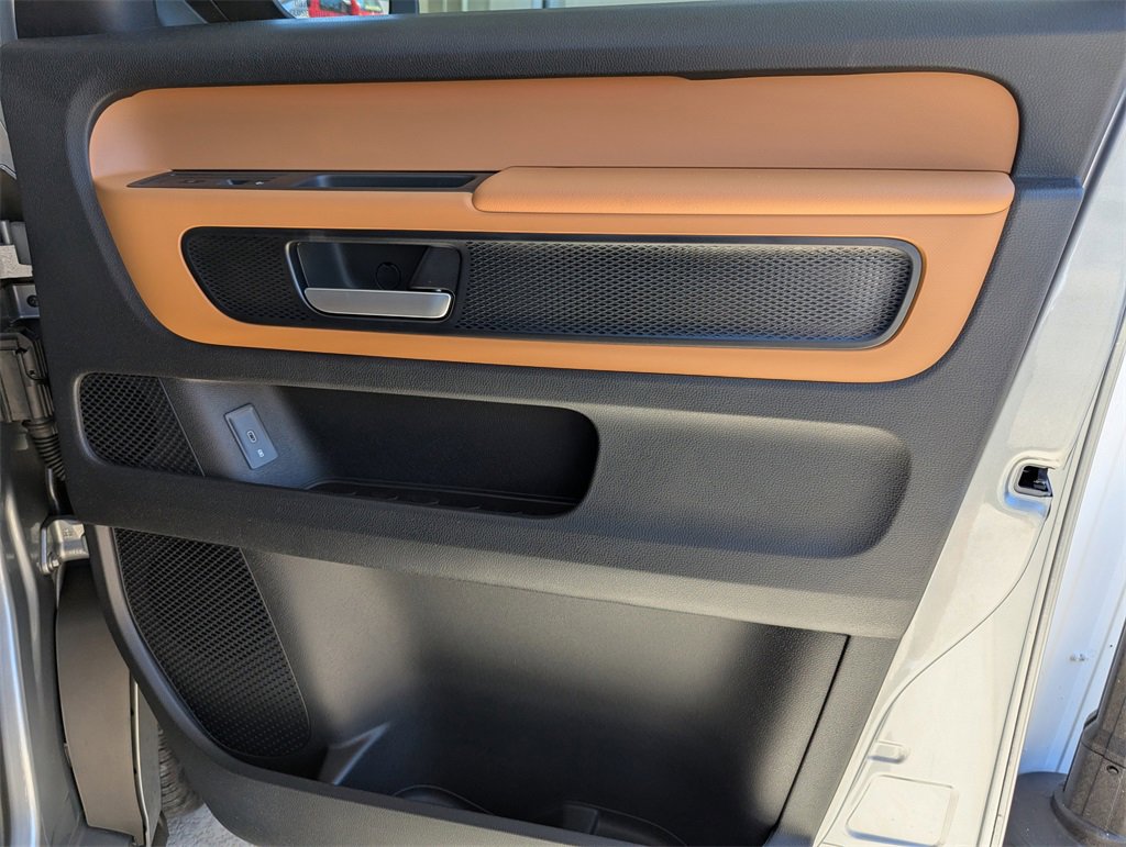 New 2025 Volkswagen ID. Buzz Pro S Plus image 36