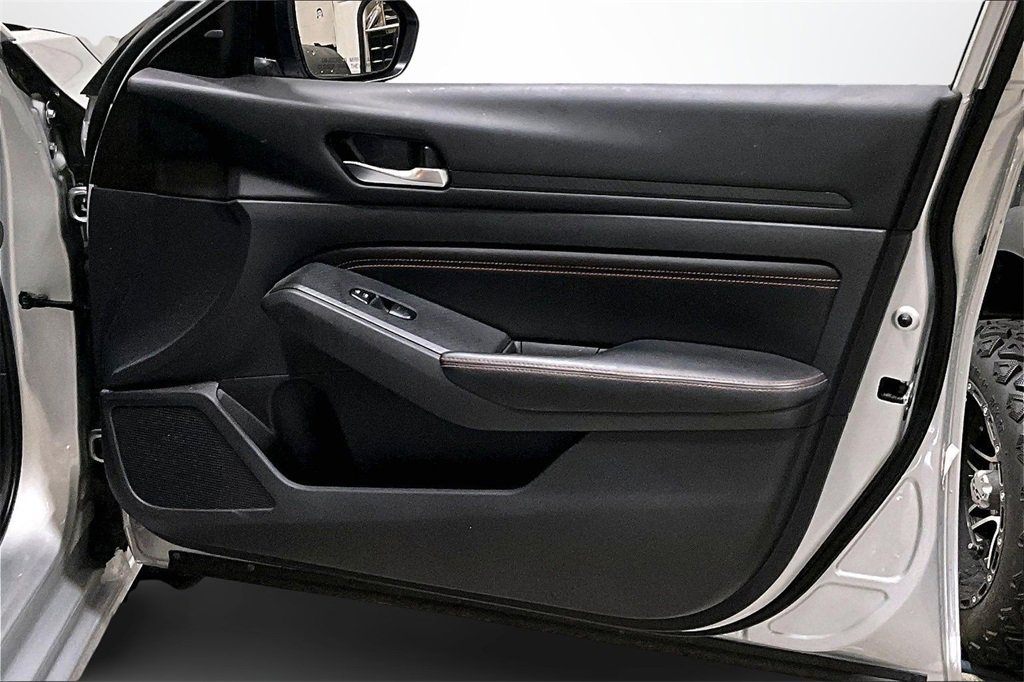 Used 2022 Nissan Altima 2.5 SR image 27