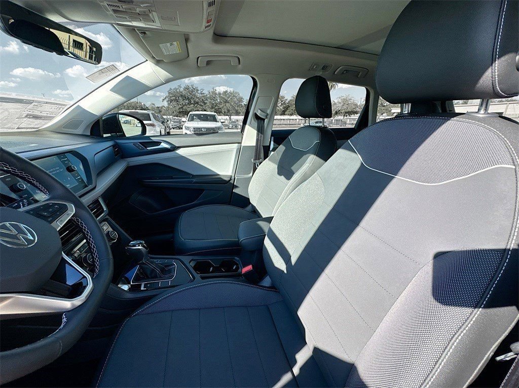 Used 2024 Volkswagen Taos SE FWD image 22