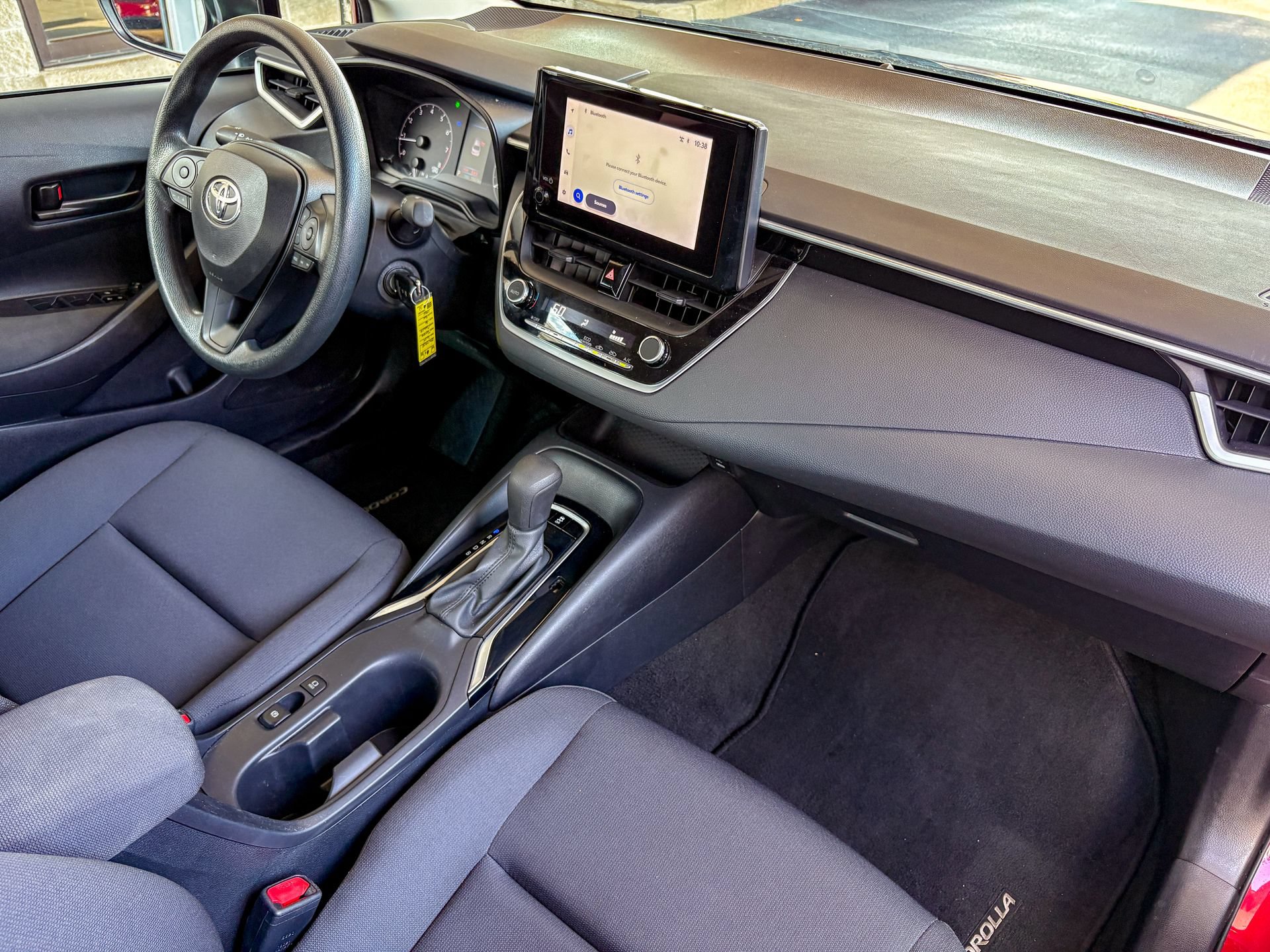 Used 2024 Toyota Corolla LE FWD image 22