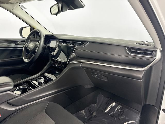 Used 2023 Jeep Grand Cherokee Laredo w/ Luxury Tech Group I image 28