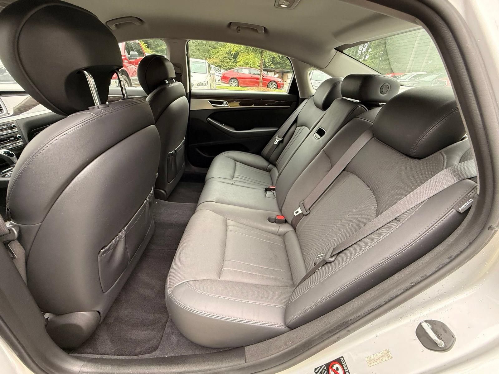 Used 2015 Hyundai Genesis 3.8 RWD image 27