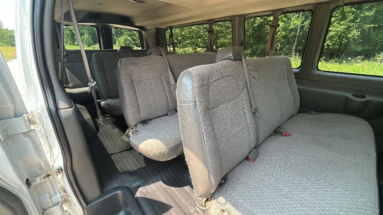 Used 2016 Chevrolet Express 3500 LT w/ LT Preferred Equipment Group RWD image 36