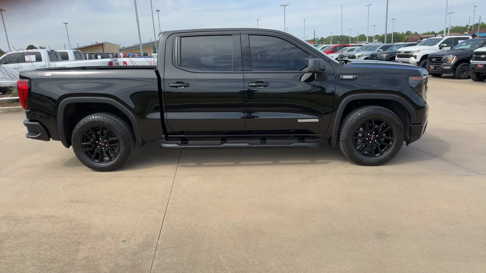 Used 2024 GMC Sierra 1500 Elevation w/ Preferred Package AWD/4WD image 2