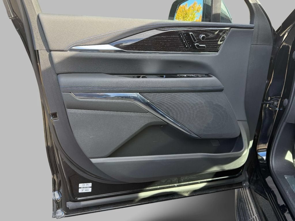 New 2025 Cadillac Escalade IQ Luxury 1 AWD/4WD image 14
