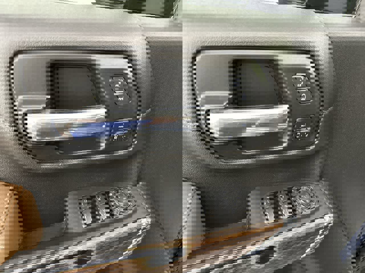 Used 2021 Chevrolet Silverado 2500 High Country w/ Z71 Off-Road Package image 12