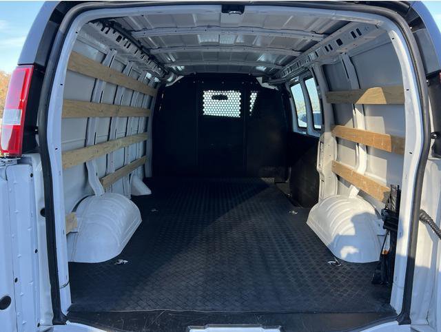 Used 2024 Chevrolet Express 2500 Work Van w/ Driver Convenience Package image 13