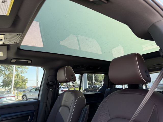 New 2025 Volkswagen ID. Buzz Pro S Plus AWD/4WD image 16