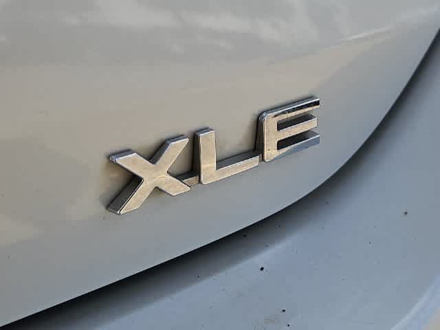 Used 2024 Toyota Highlander XLE FWD image 11