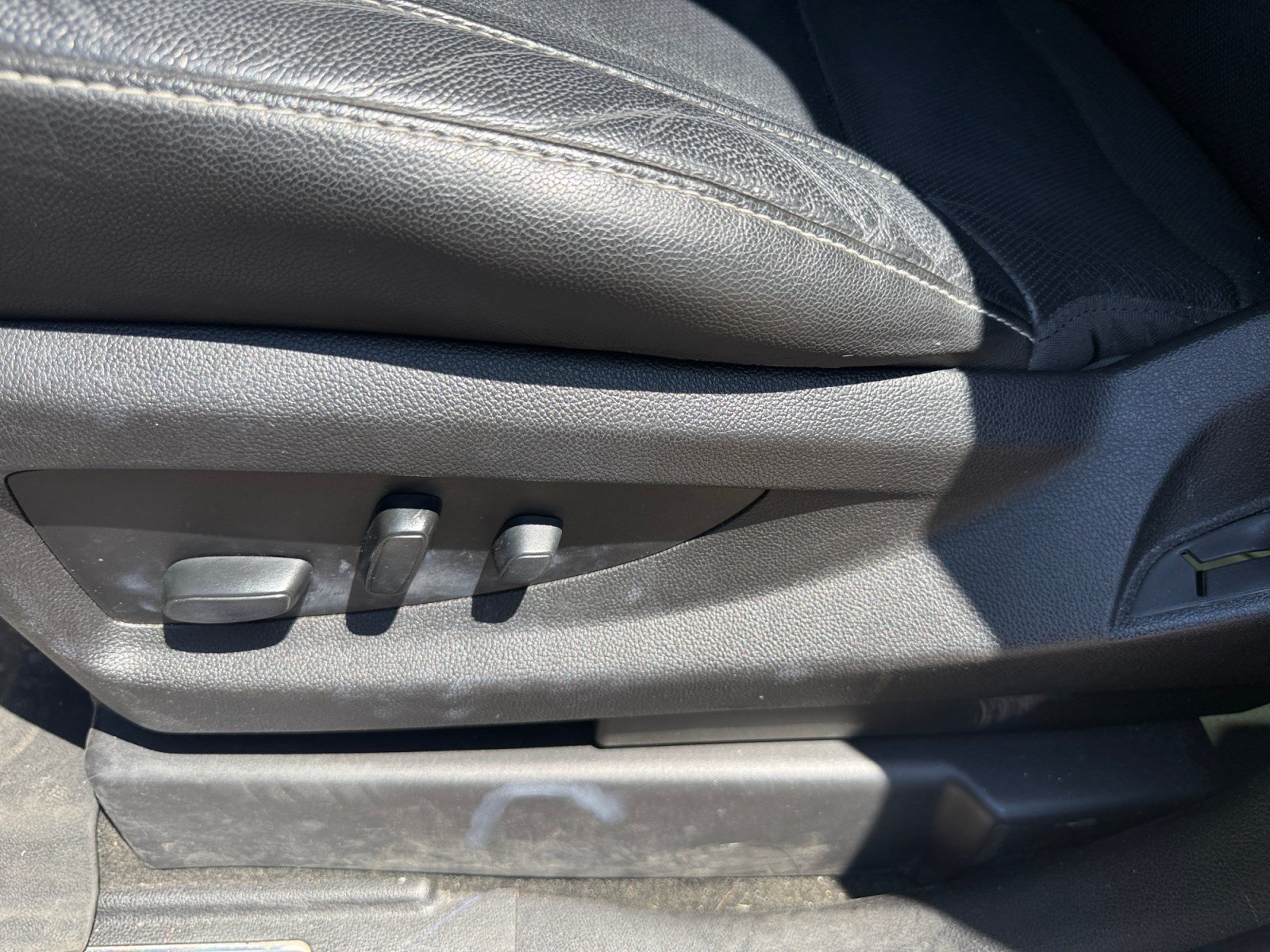 Used 2018 Chevrolet Suburban Premier AWD/4WD image 14