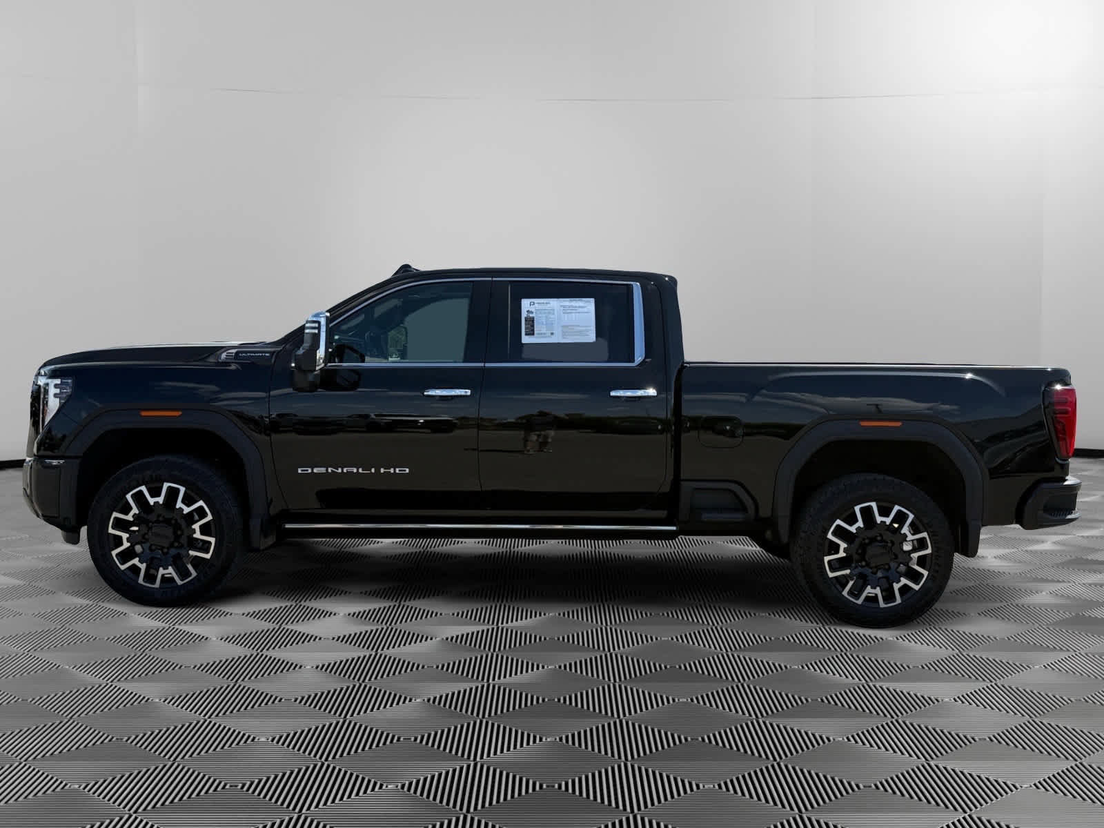 Used 2025 GMC Sierra 2500 Denali Ultimate AWD/4WD image 2