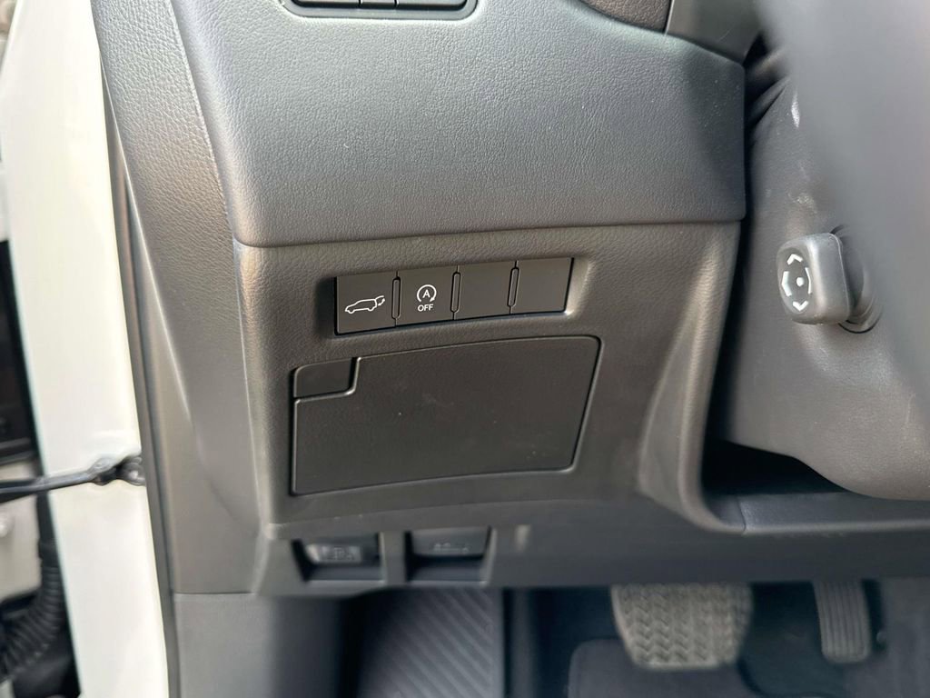 Used 2024 Lexus LX 600 4WD w/ Premium Package image 21