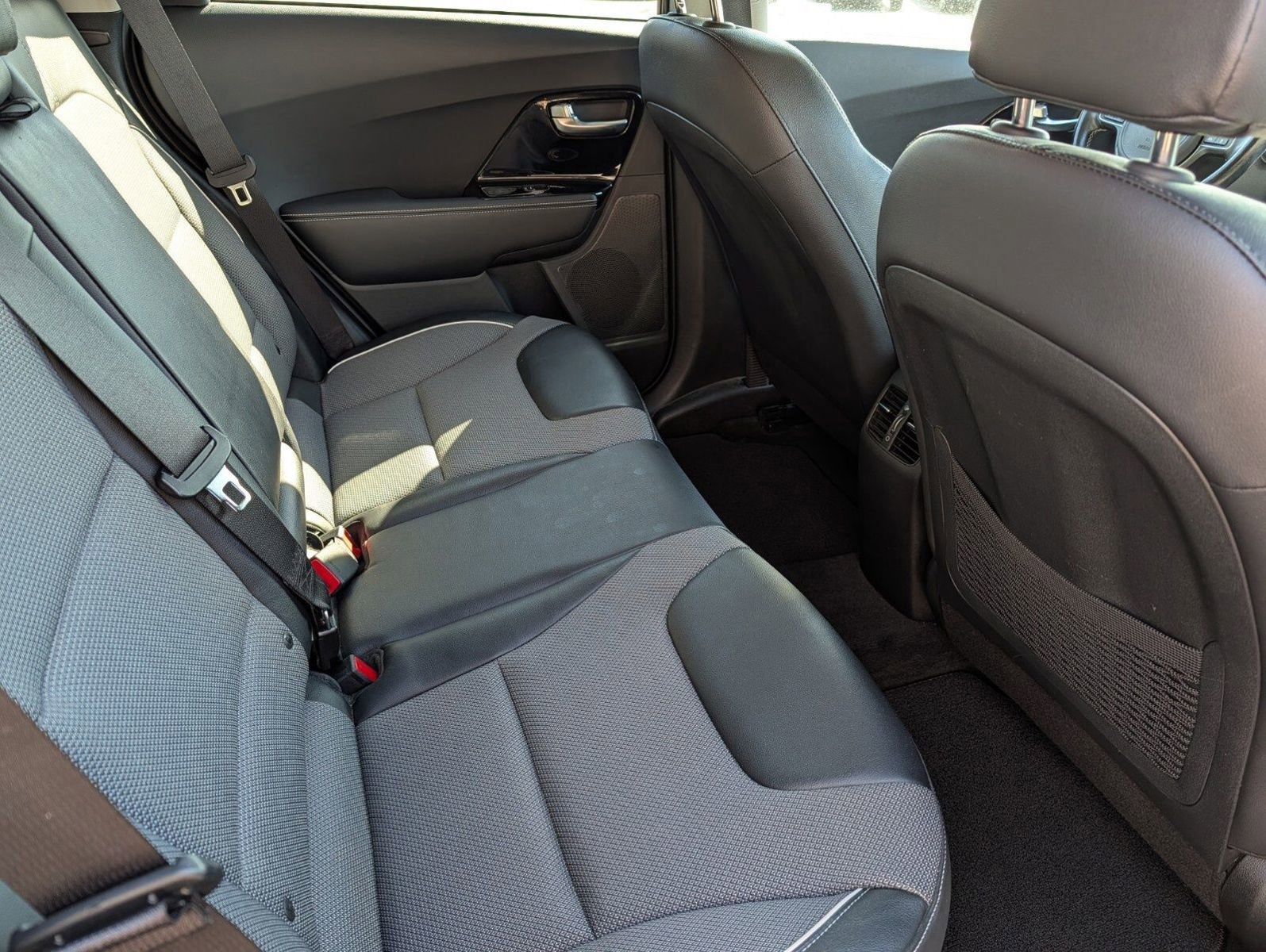 Used 2022 Kia Niro EX w/ Cold Weather Package image 23