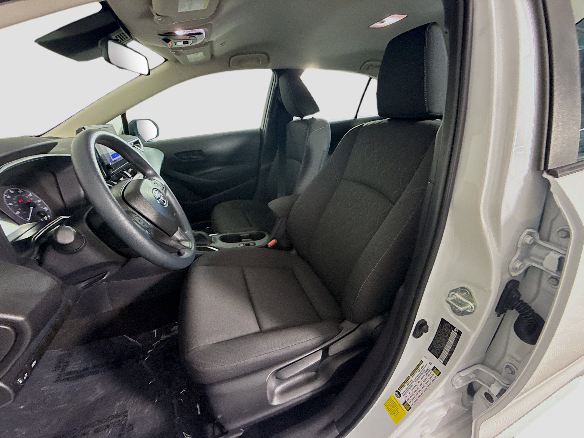 Used 2025 Toyota Corolla LE image 21