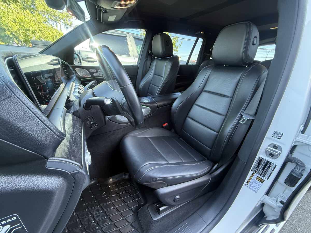 Used 2022 Mercedes-Benz GLS 450 4MATIC image 4