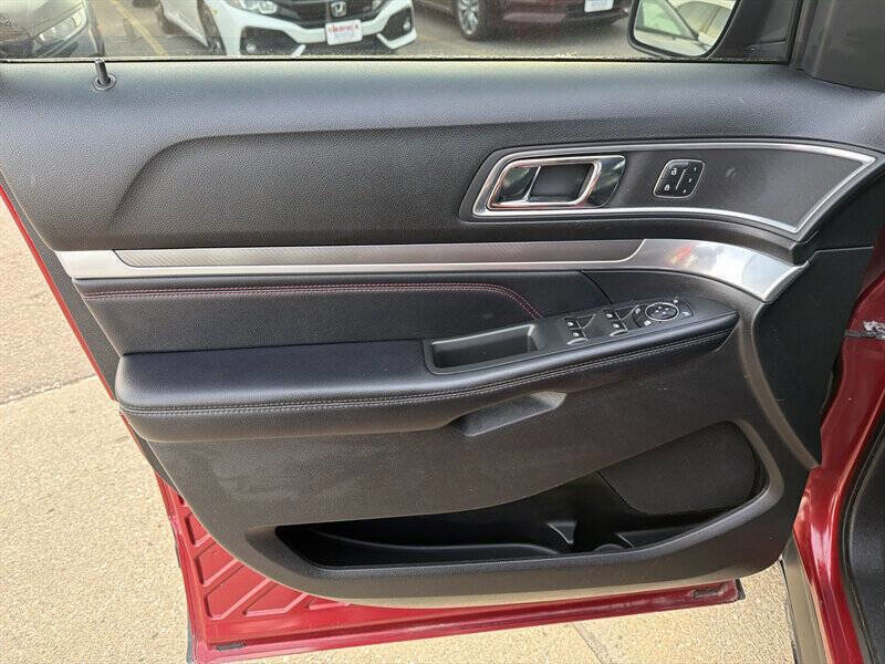 Used 2017 Ford Explorer Sport w/ Equipment Group 401A image 12