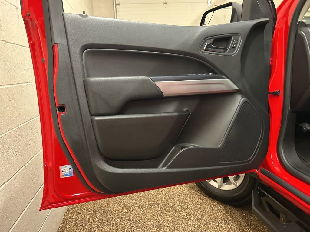 Used 2020 Chevrolet Colorado LT AWD/4WD image 13