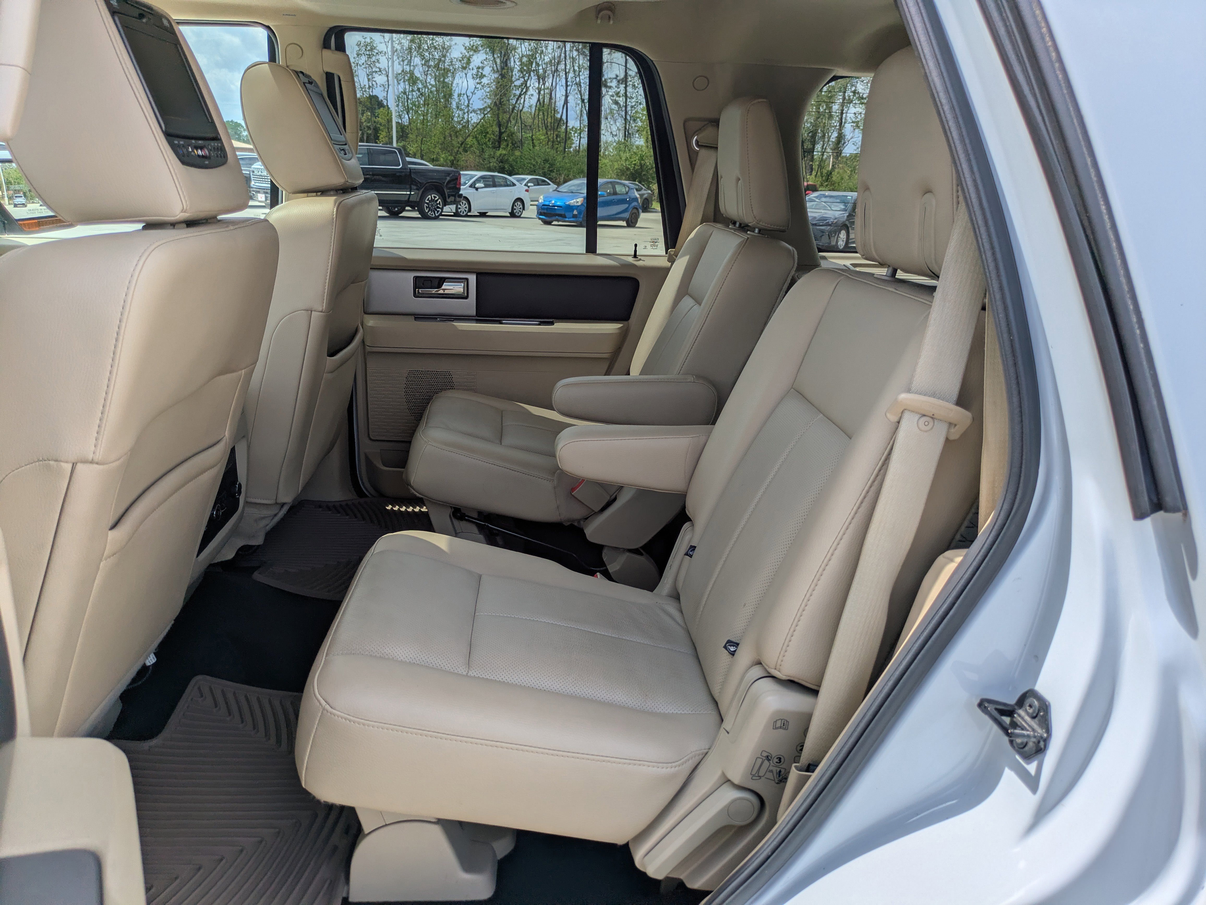 Used 2017 Ford Expedition Limited w/ Equipment Group 301A image 12