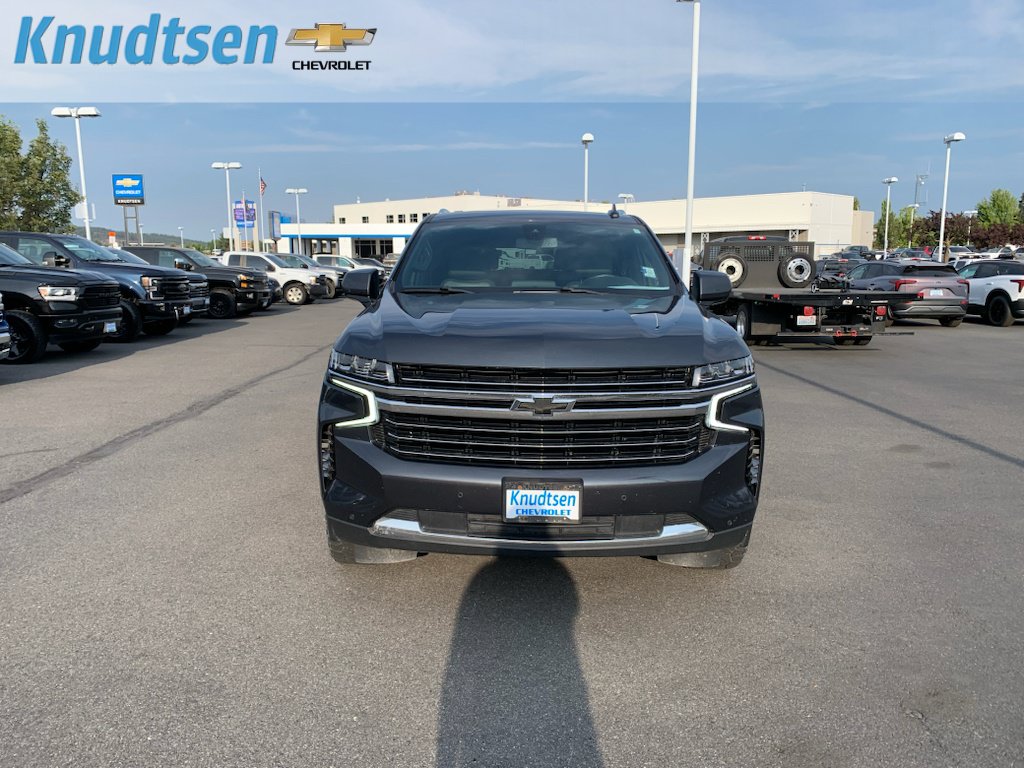 Used 2022 Chevrolet Suburban LT w/ Max Trailering Package AWD/4WD image 2