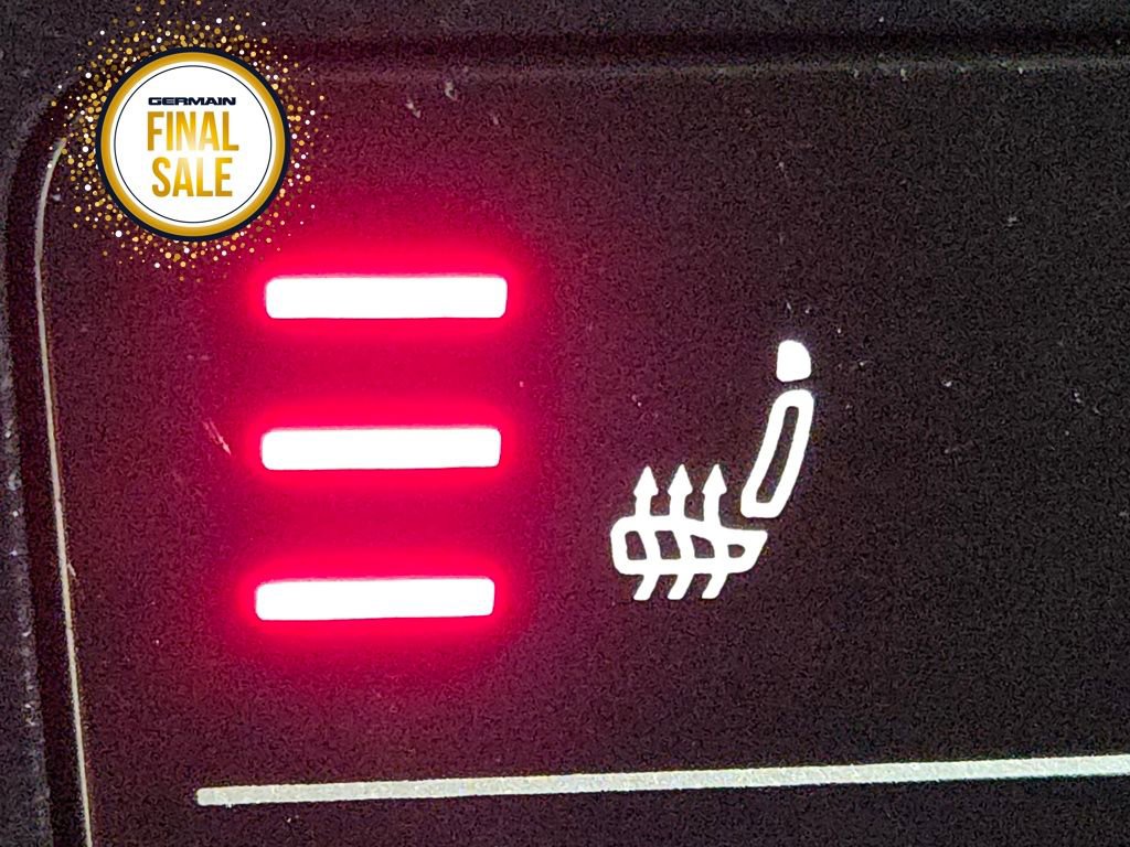 Certified 2025 Volkswagen Taos SE image 30