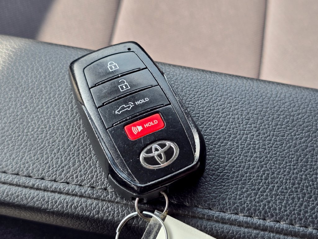 Used 2023 Toyota Tundra SR AWD/4WD image 32