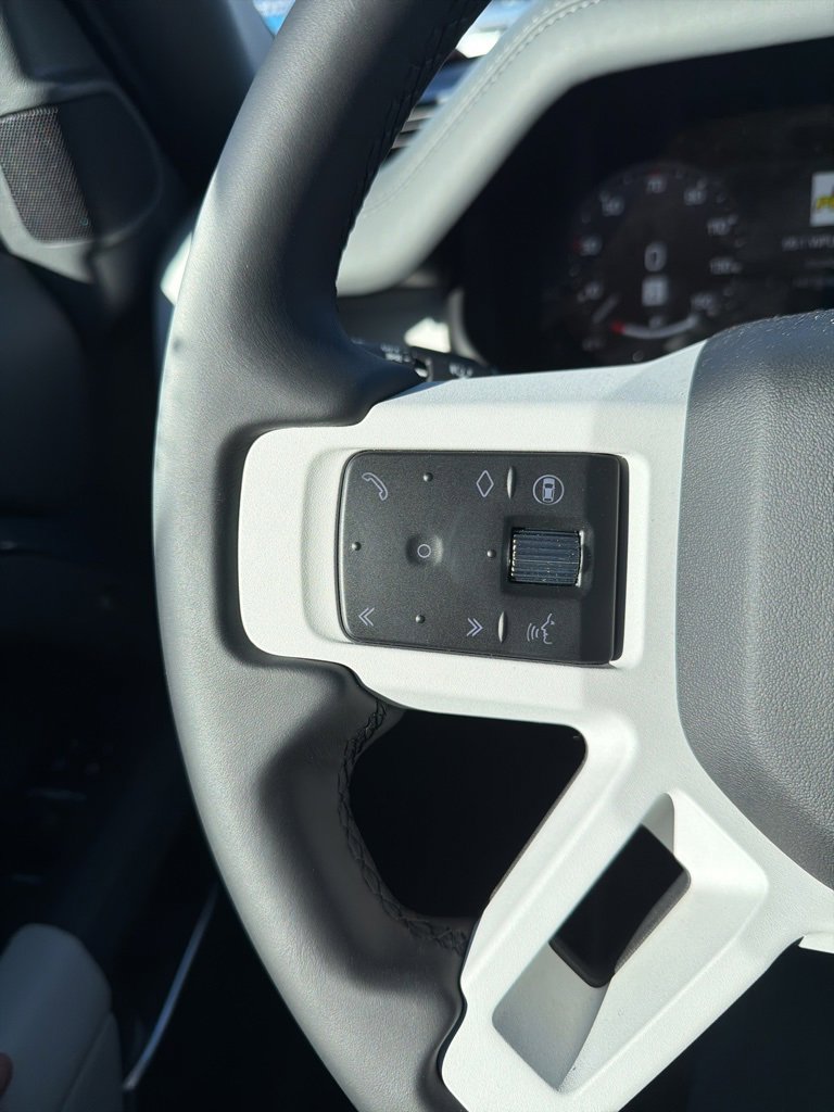 New 2026 Land Rover Defender 110 X-Dynamic SE image 28