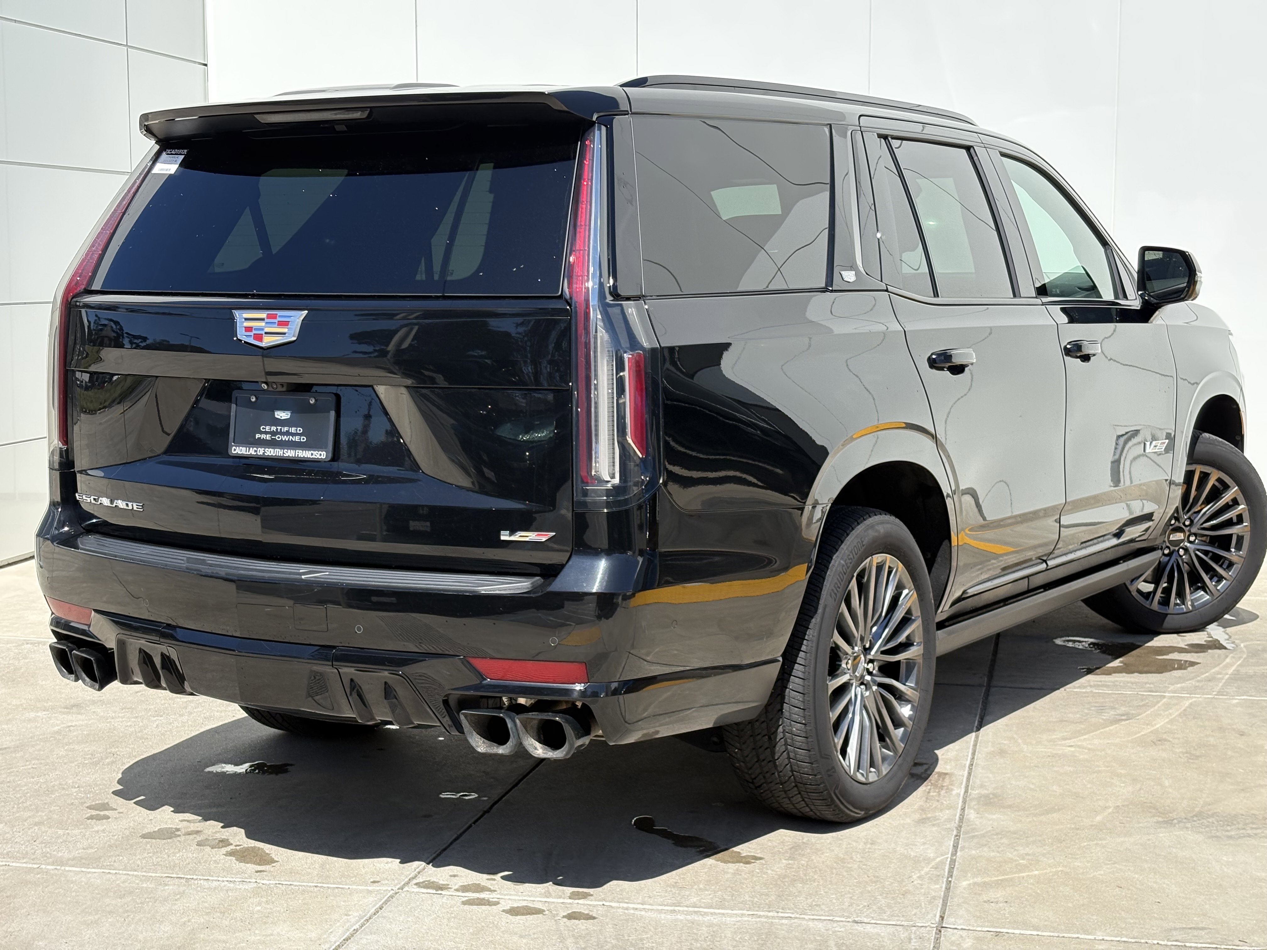 Used 2023 Cadillac Escalade V AWD/4WD image 7
