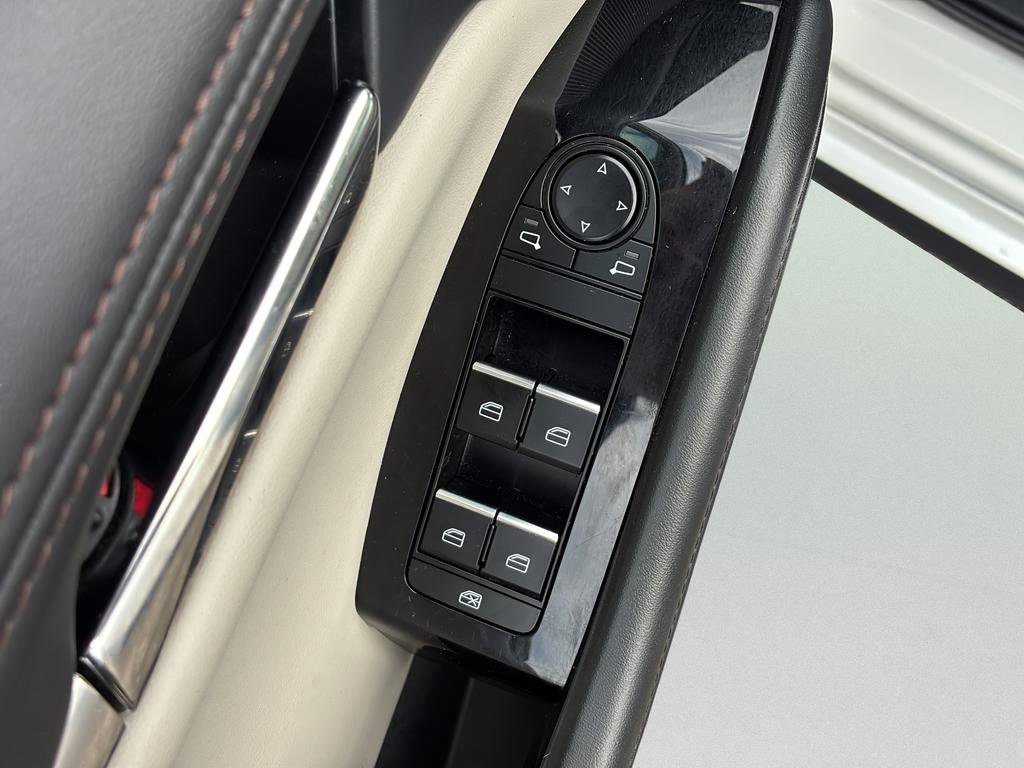 Used 2025 MAZDA MAZDA3 s image 18