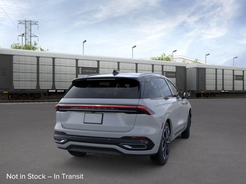 New 2026 Lincoln Nautilus Reserve image 8