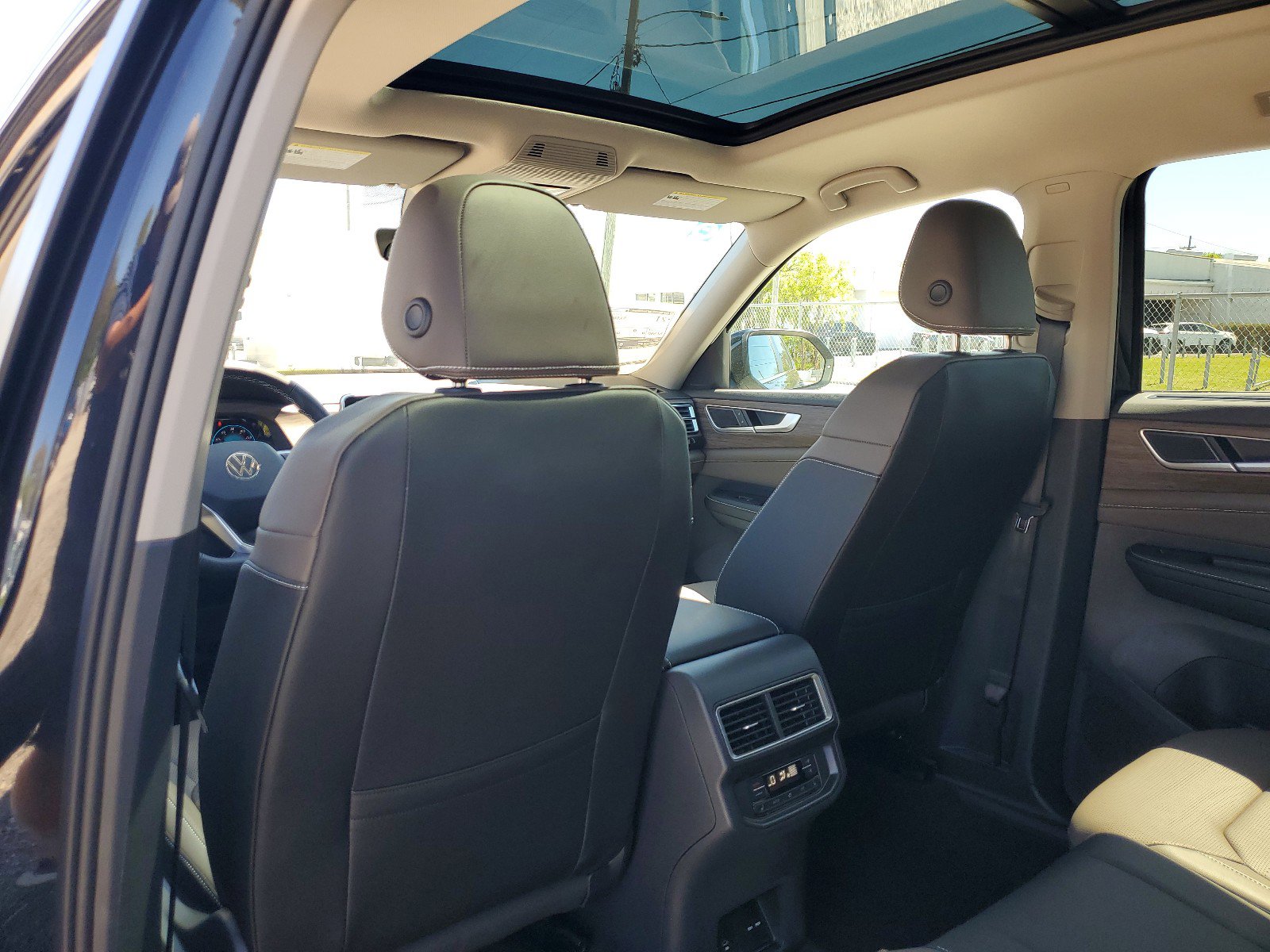 New 2025 Volkswagen Atlas SEL image 14