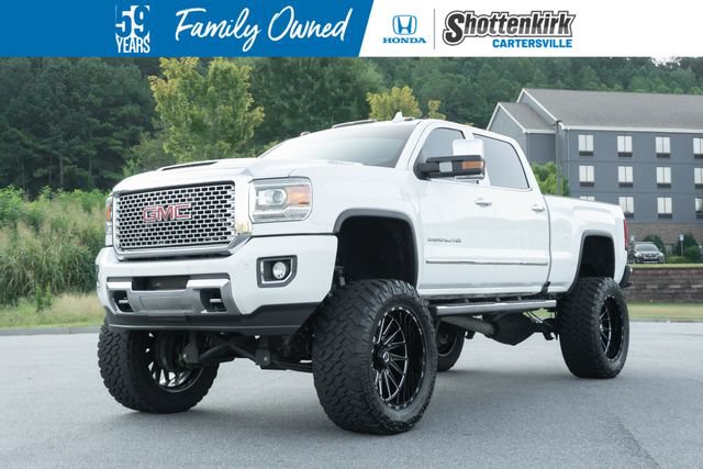 Used 2017 GMC Sierra 2500 Denali w/ Duramax Plus Package AWD/4WD image 1