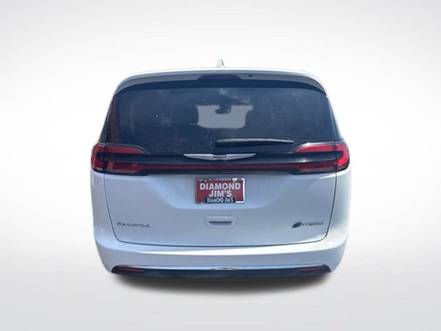 Used 2022 Chrysler Pacifica Touring-L FWD image 6