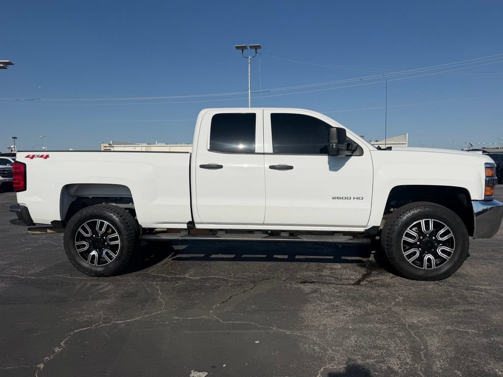 Used 2019 Chevrolet Silverado 2500 W/T AWD/4WD image 4
