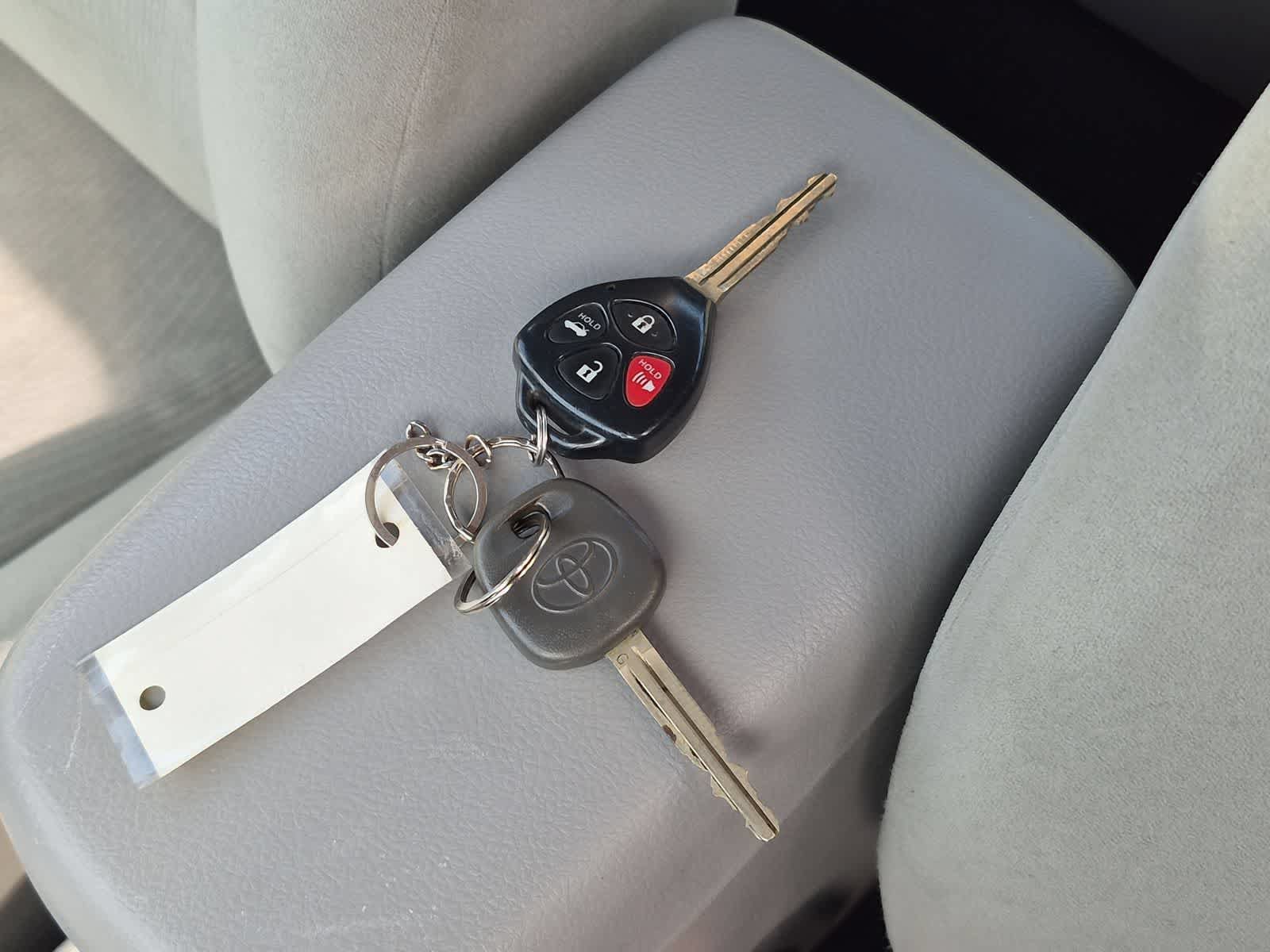 Used 2013 Toyota Corolla LE FWD image 33