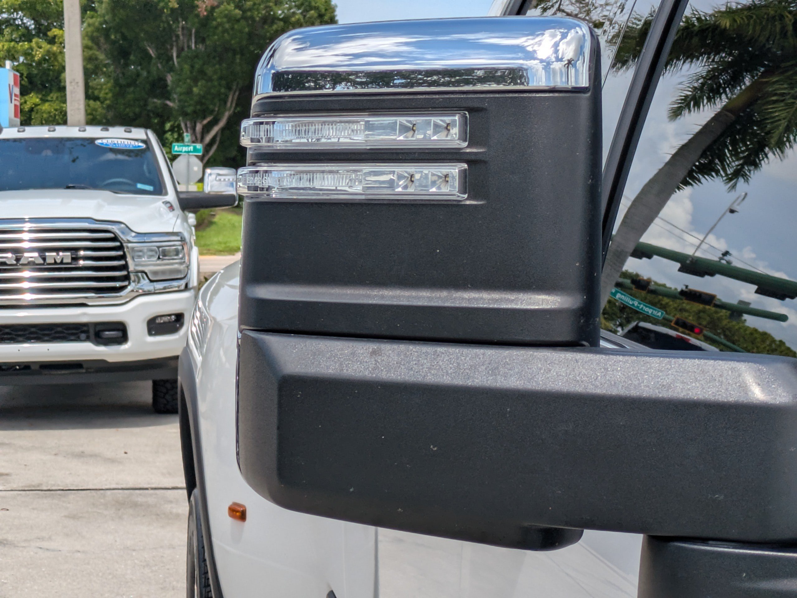 Used 2024 Chevrolet Silverado 3500 LTZ w/ LTZ Plus Package AWD/4WD image 10