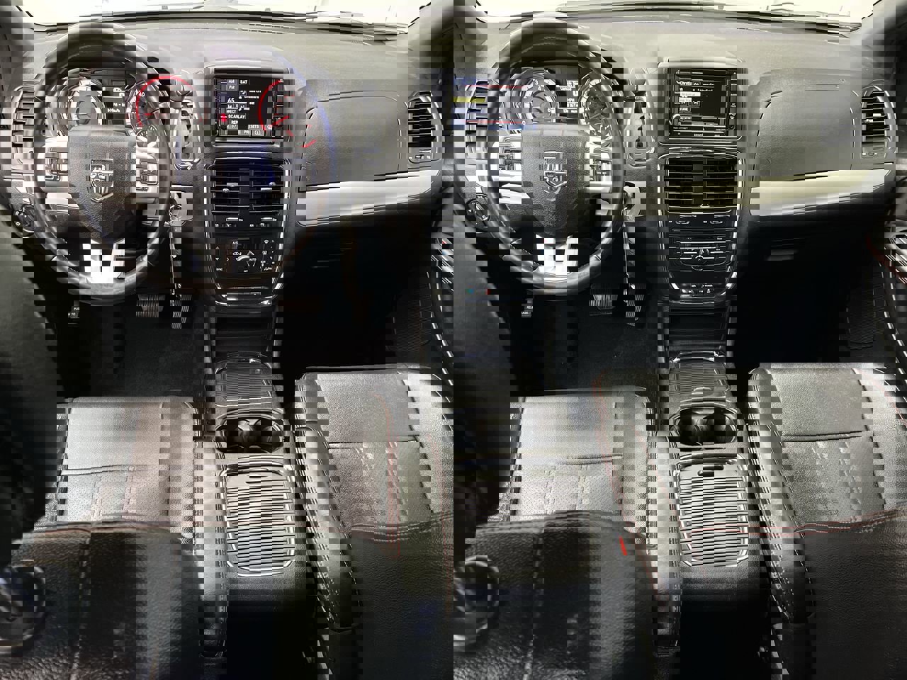 Used 2016 Dodge Grand Caravan R/T image 4