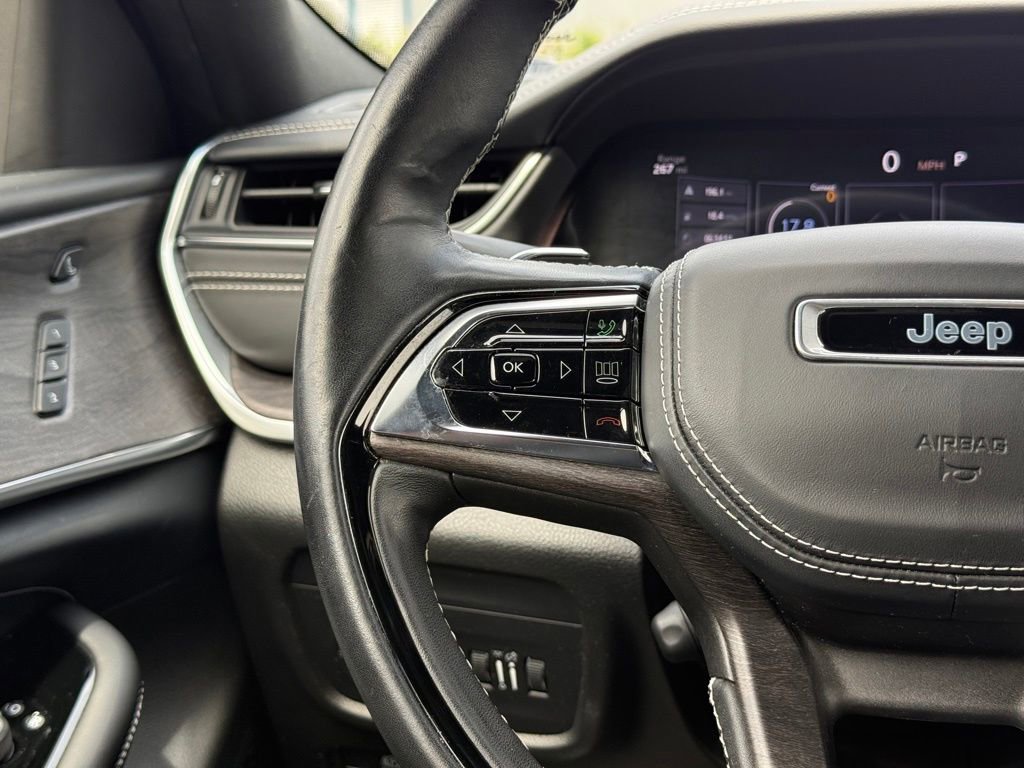 Used 2021 Jeep Grand Cherokee L Overland w/ Advanced Protech Group III AWD/4WD image 19