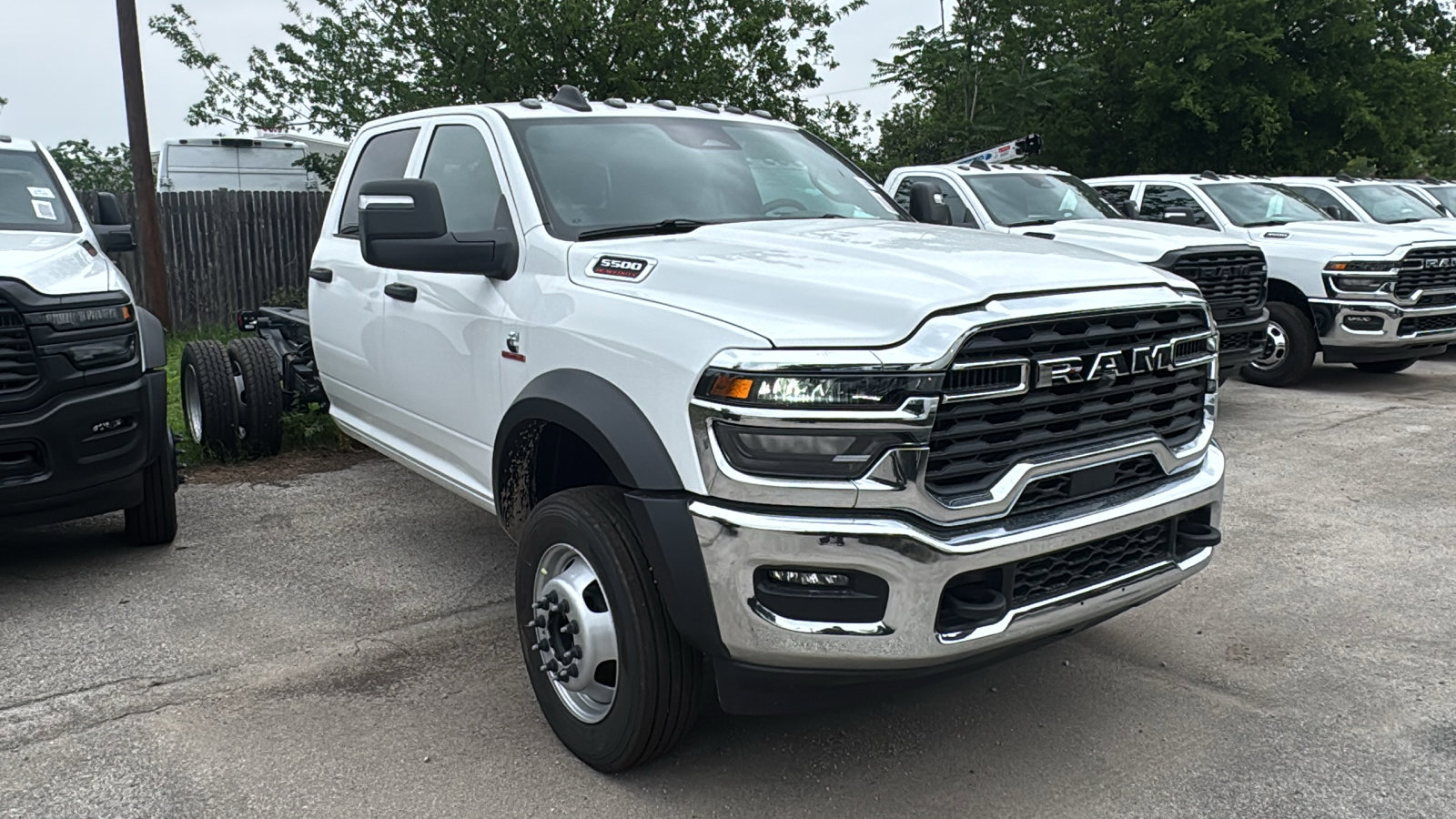 New 2026 RAM 5500 Tradesman w/ Chrome Appearance Group AWD/4WD image 3