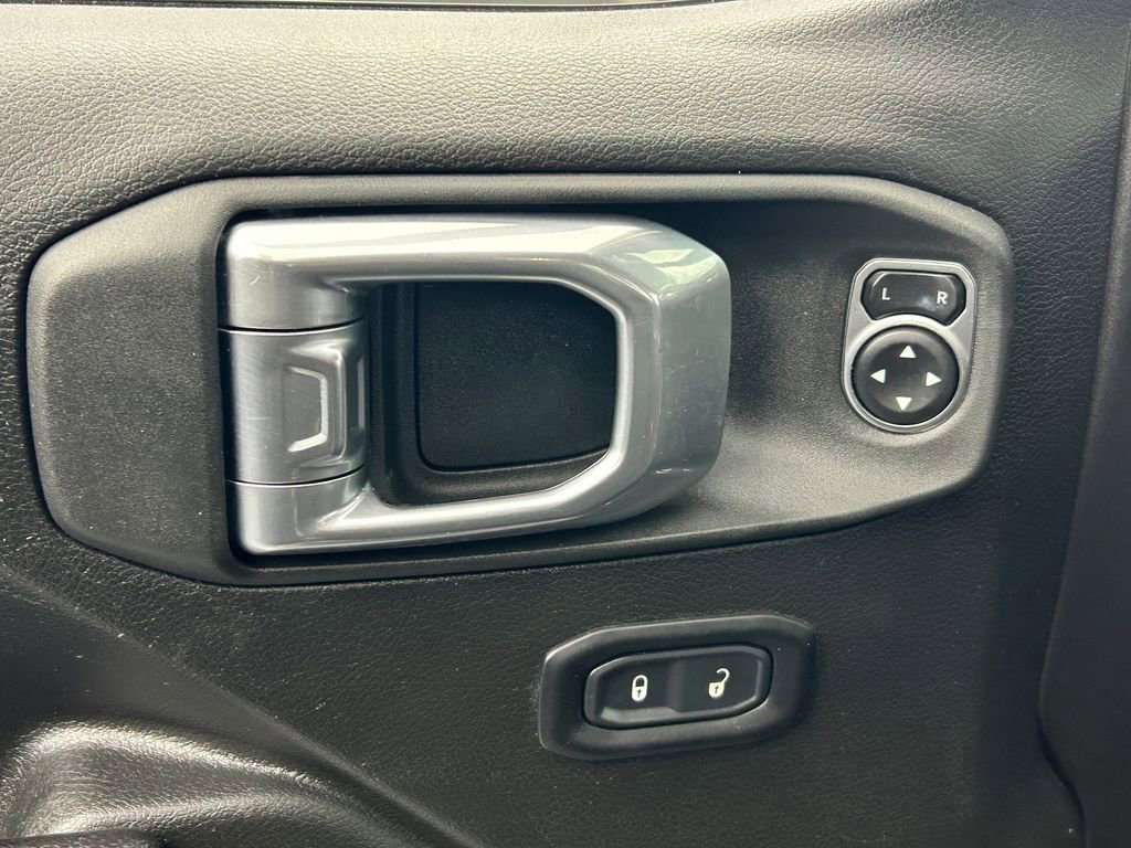 Used 2022 Jeep Gladiator Sport AWD/4WD image 13
