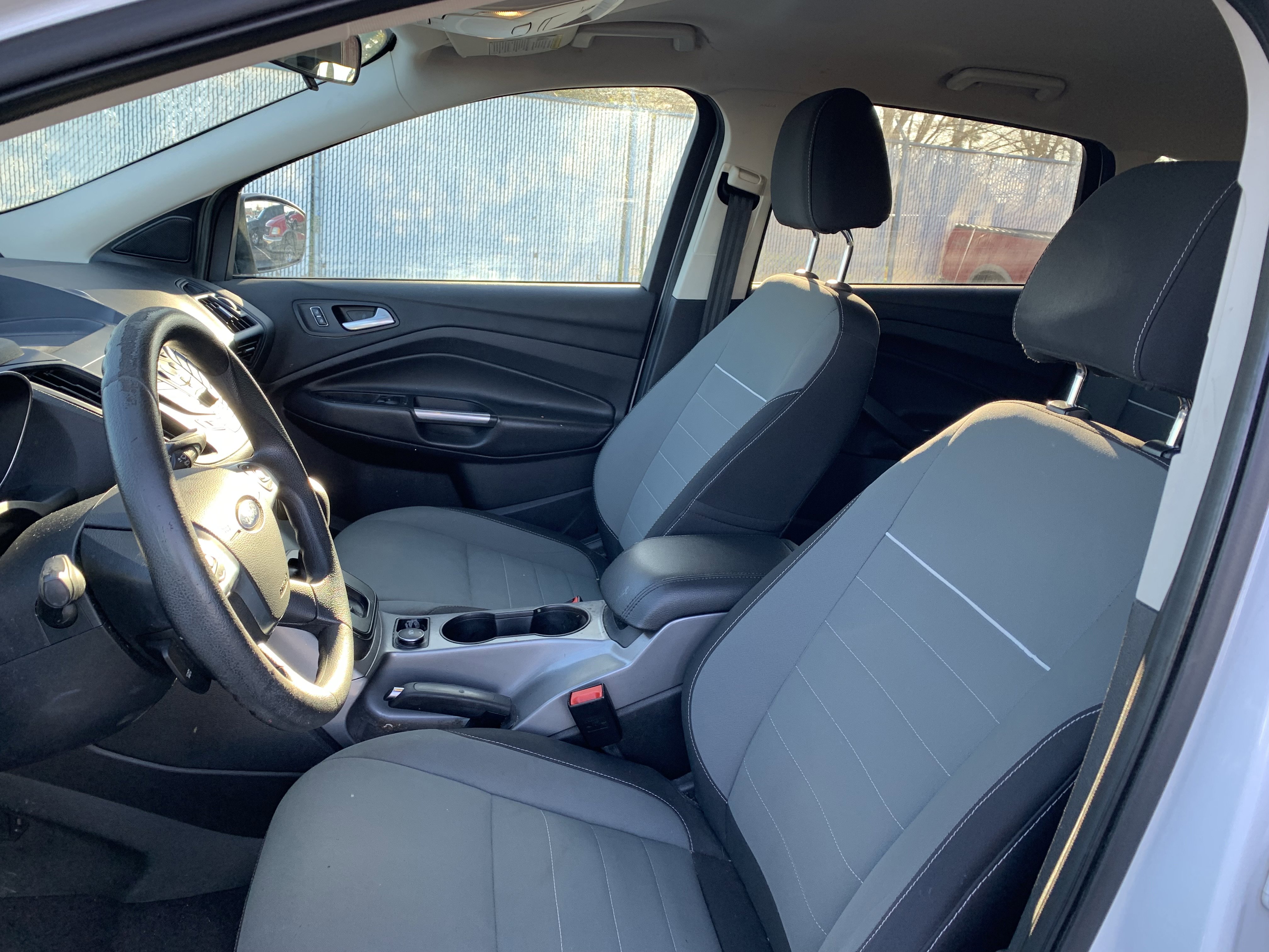 Used 2015 Ford Escape SE image 5